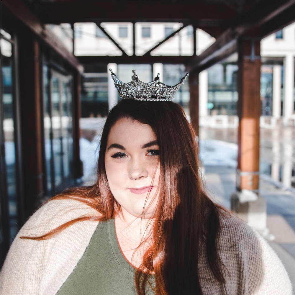 Meet your Posher, Courtney